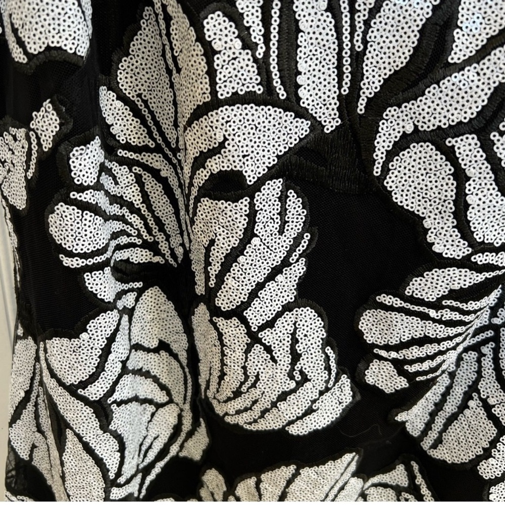 White House Black Market Black and White Floral Mini Dress - Picture 3 of 4